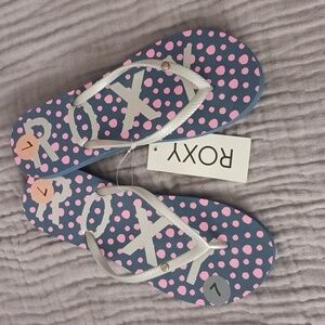 ROXY PINK AND BLUE FLIP FLOPS